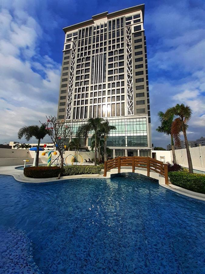 The Excelsior Hotel Las Pinas Exterior photo
