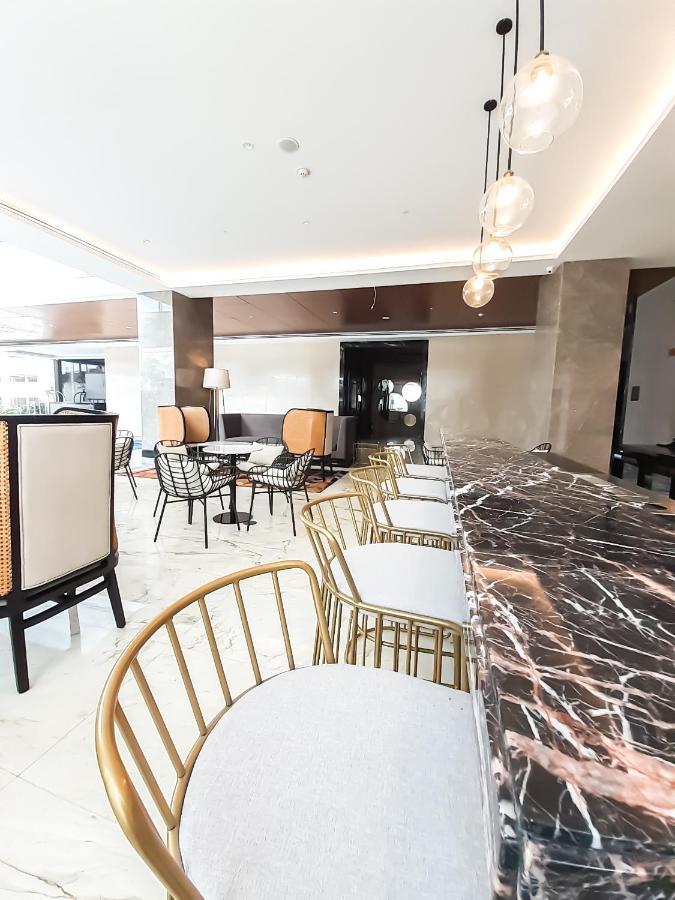 The Excelsior Hotel Las Pinas Exterior photo